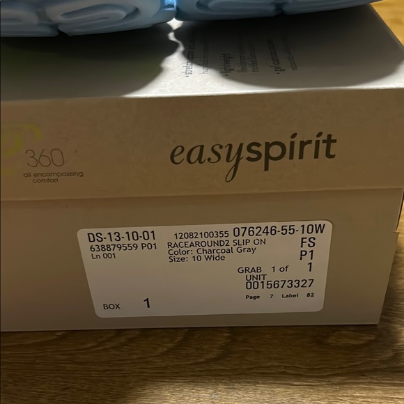 Easy Spirit size 10 women’s shoes - Picture 2 of 2